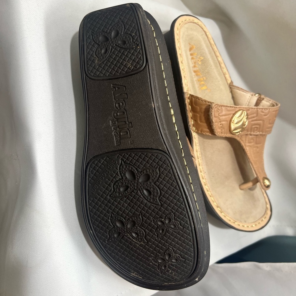 Alegria Carina Tan and Gold Sandals Size 36 - Picture 7 of 8